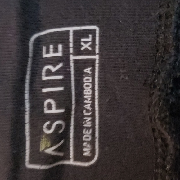 Capris - Picture 3 of 3